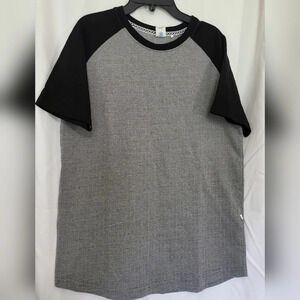 Sovereign Code Boys 100% Cotton Black & Gray Colorblock‎ Shirt Size XL (18-20)
